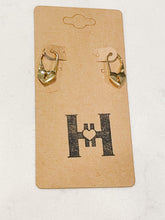 Load image into Gallery viewer, The Hype Girl- earrings
